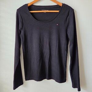 EUC TOMMY HILFIGER BLACK COTTON SCOOP NECK LONGSLEEVES TOP SIZE MEDIUM
